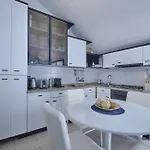 شقة Cosy In